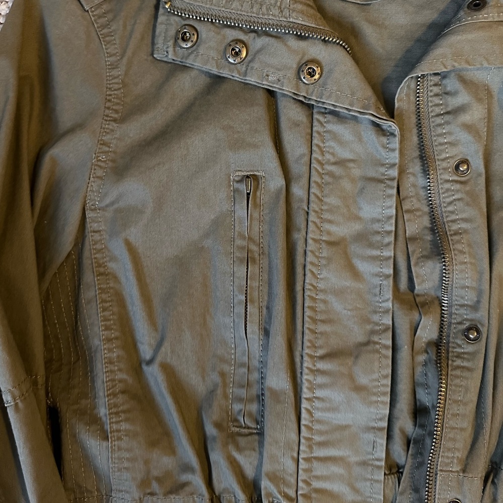 Green Jacket - Picture 3 of 7